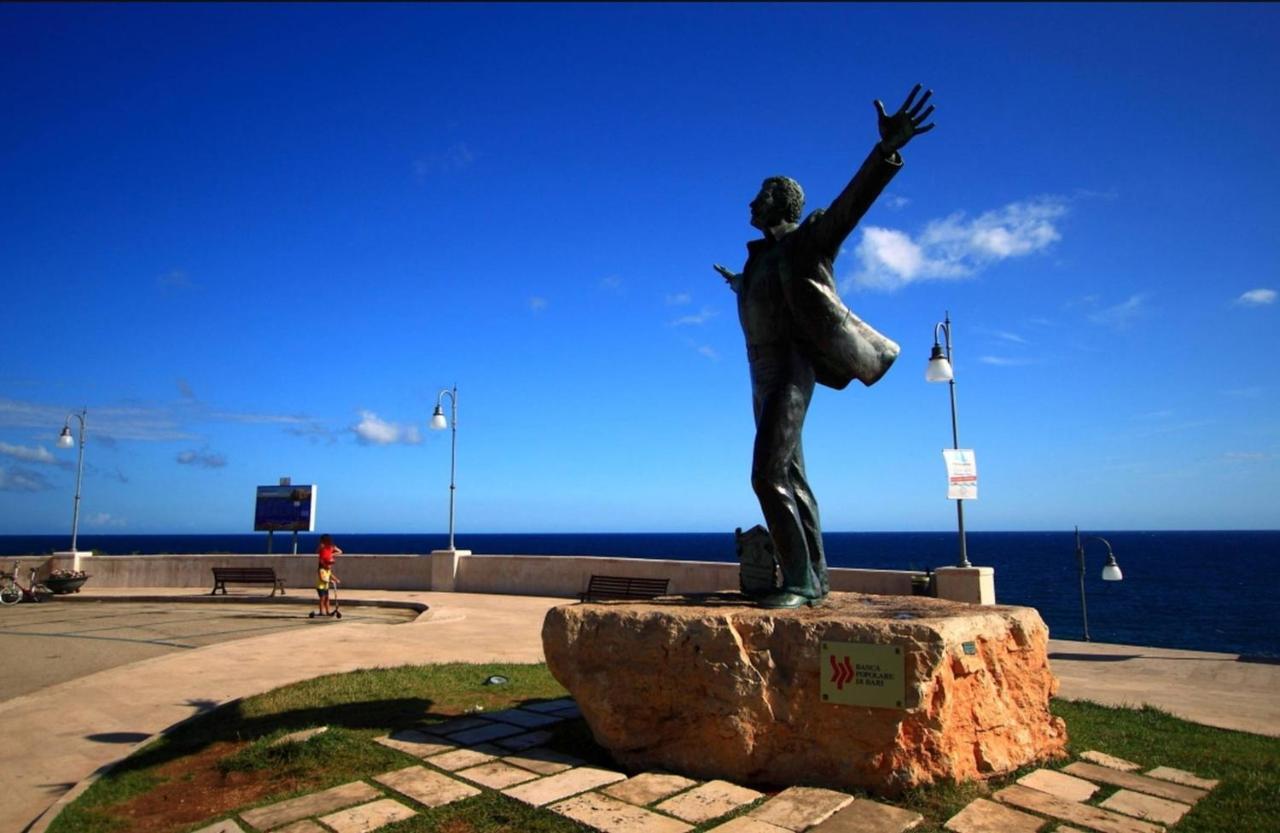 Polignano A Mare: Sulla Piazza Di Domenico Modugno Villa Exterior foto